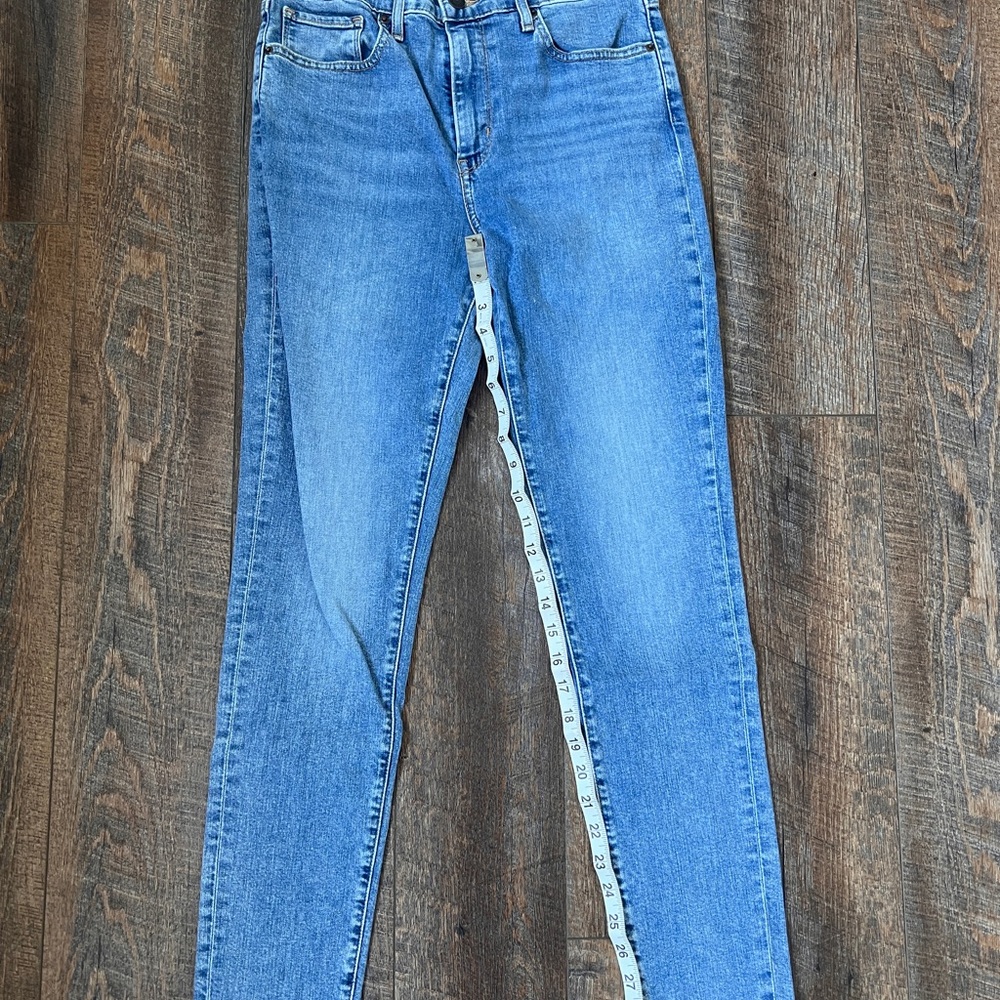 Levi’s 721 high-rise skinny jeans